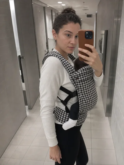 Customer wearing the Maison Philipa carrier