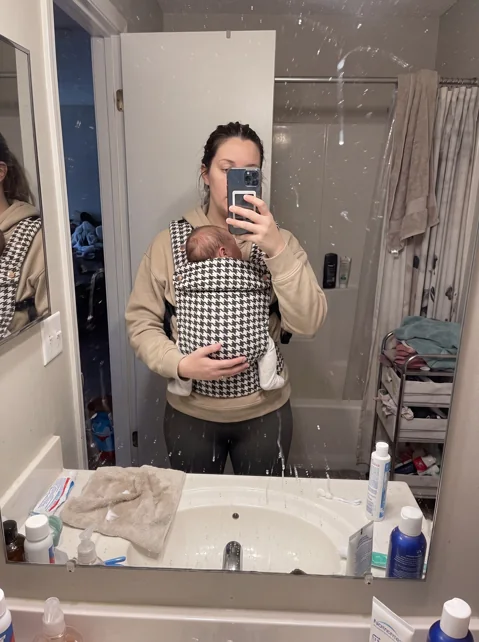 Customer wearing the Maison Philipa carrier
